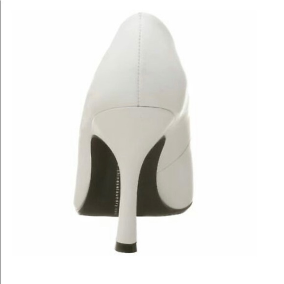 Chinese Laundry Women's Spicy Pointed Toe Pump. - Picture 7 of 8